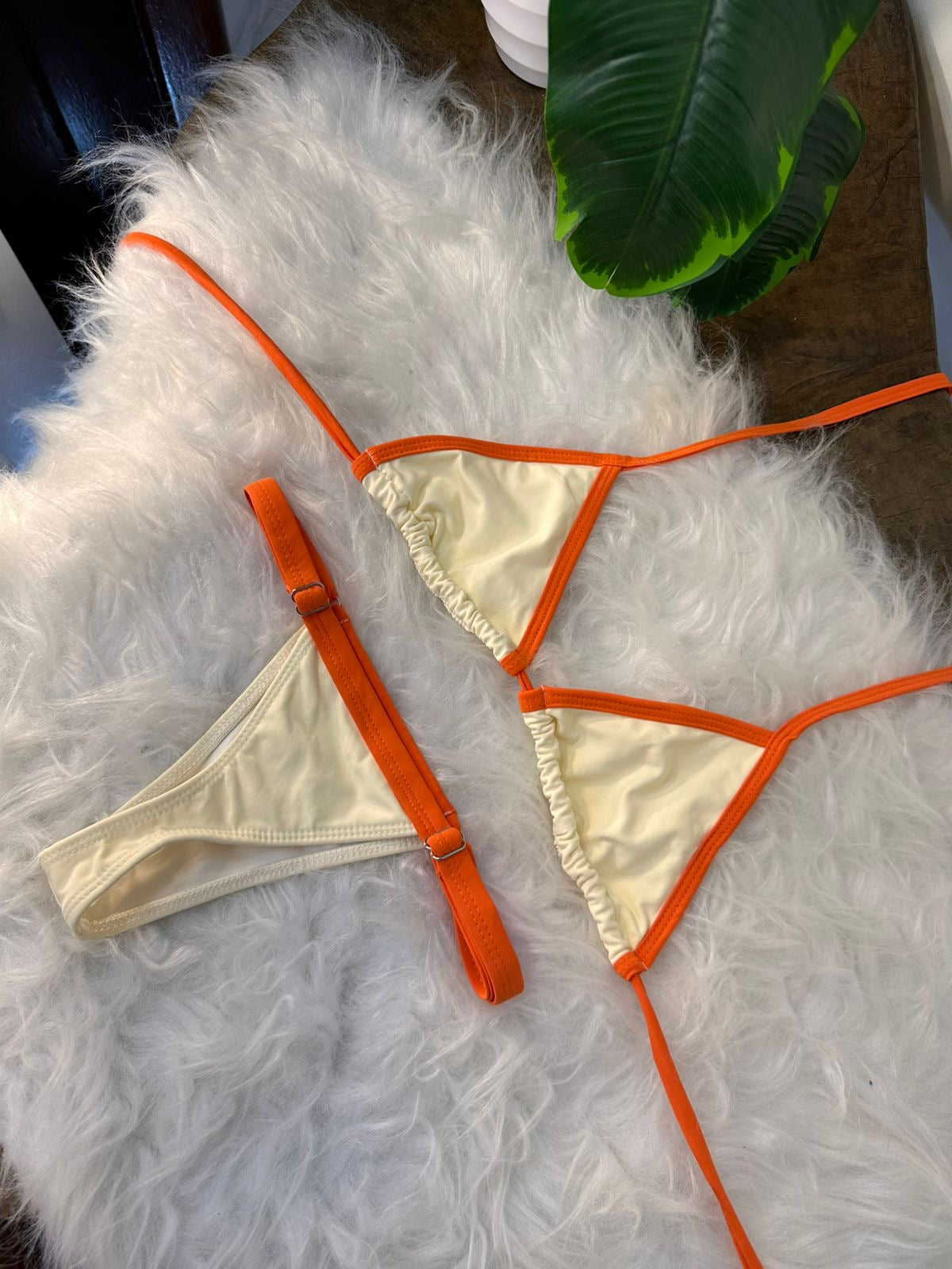 Conjunto cortininha amarelo claro com laranja