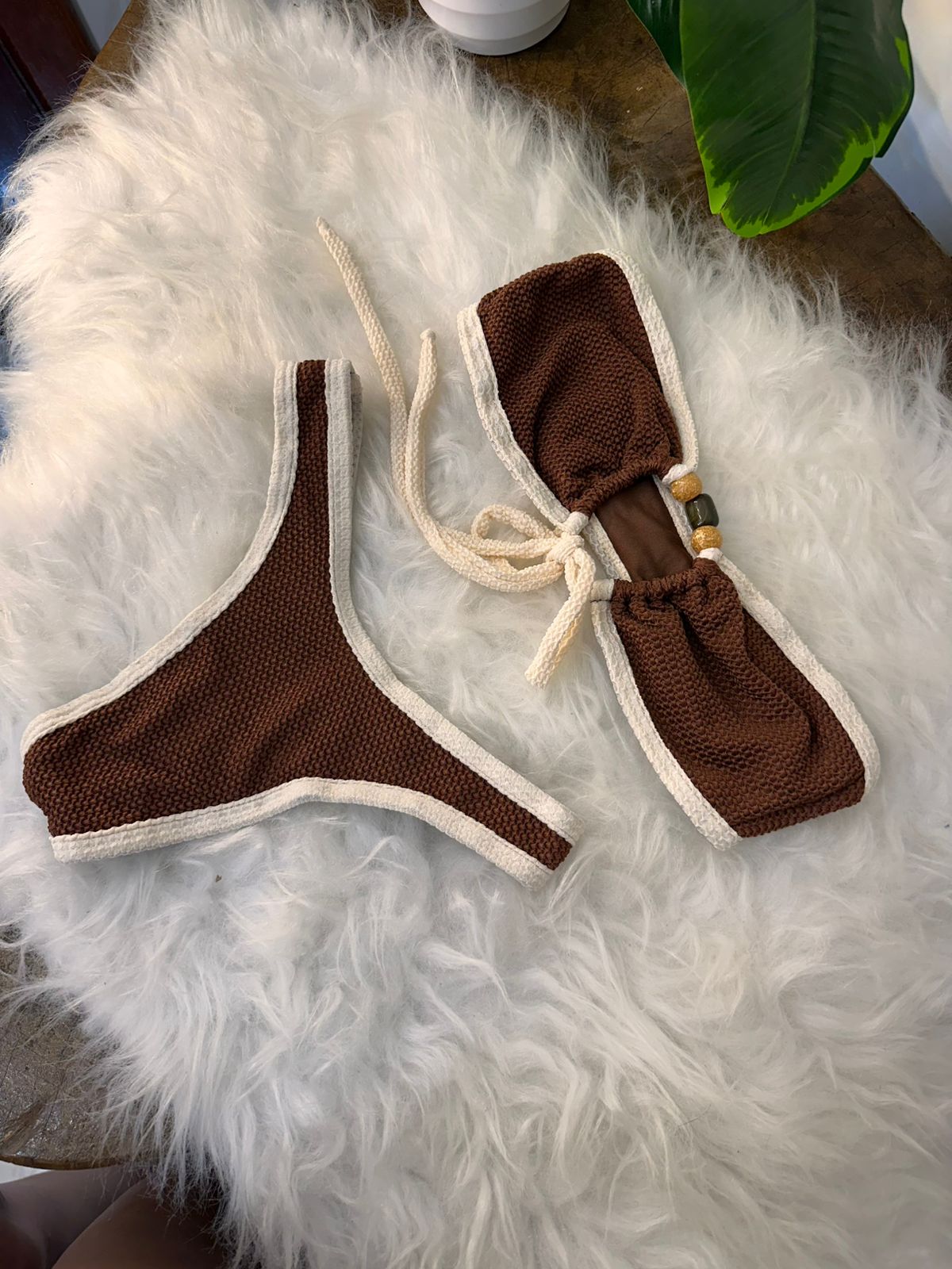 Top amarração marrom com off