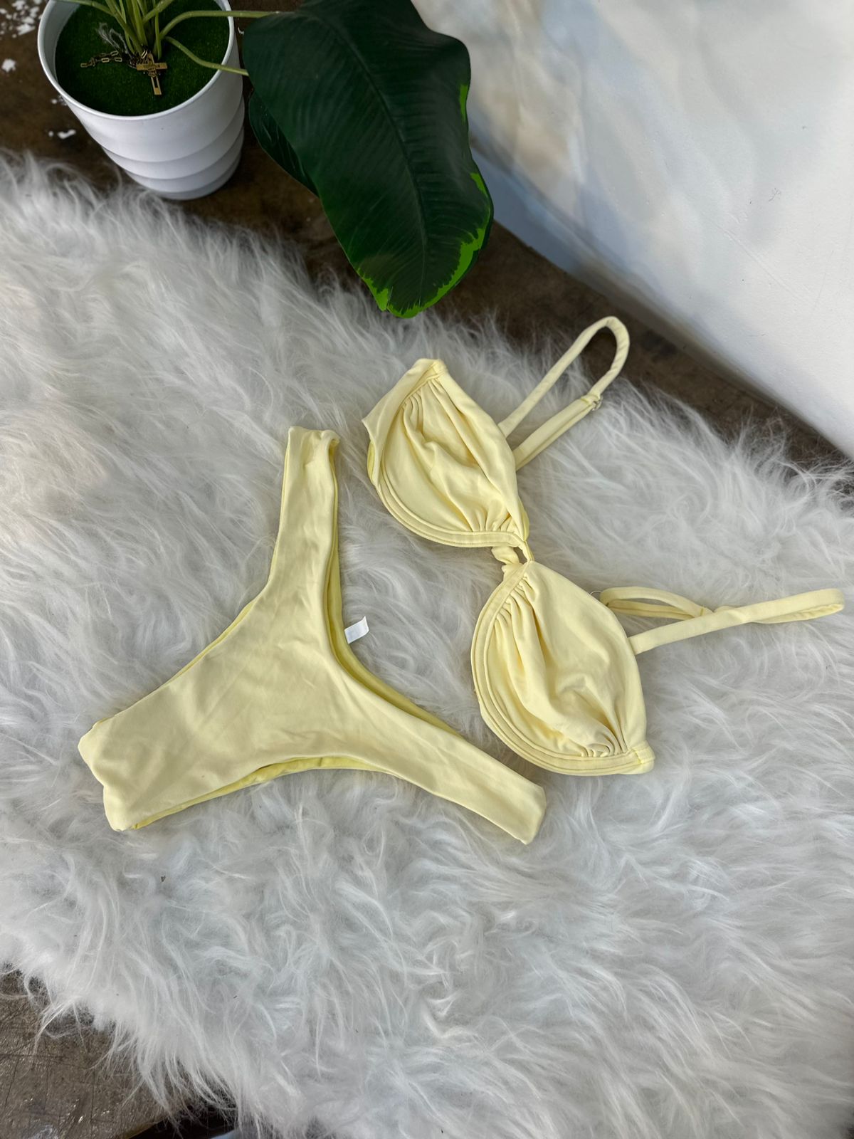 Conjunto aro com asa delta amarelo claro