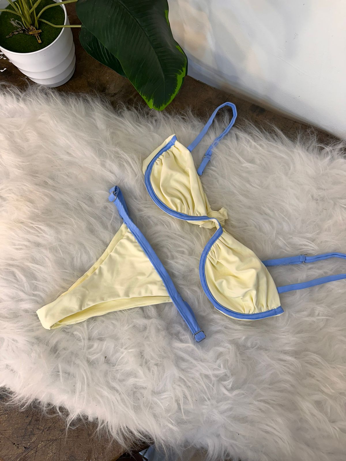 Conjunto aro com regulagem amarelo claro com off